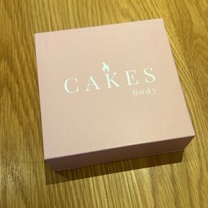 Cakes Grippy Non-Adhesive Circle Covers